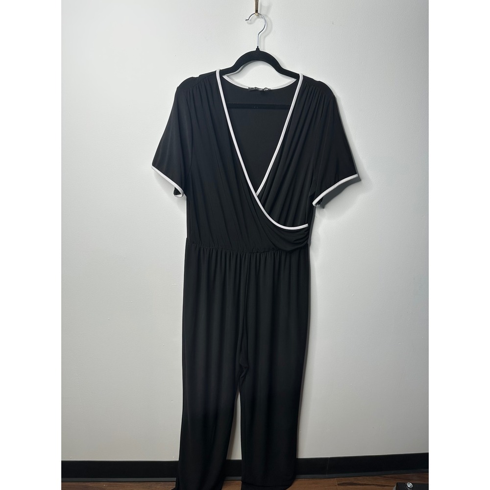 Tahari Black White Contrast Trim Wrap Front Jumpsuit Plus Size 1X Short Sleeve